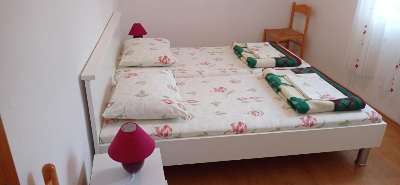 Apartments Tatjana Martinscica  Ngoại thất bức ảnh