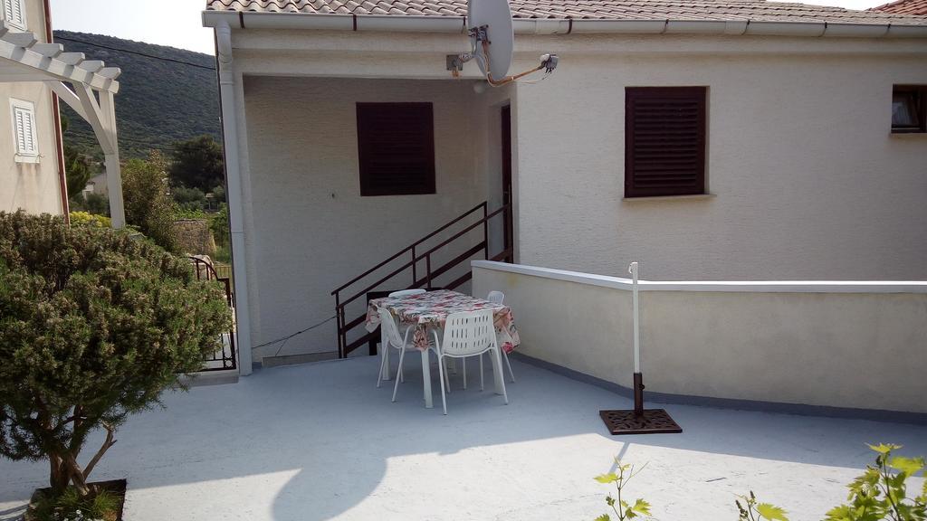 Apartments Tatjana Martinscica  Ngoại thất bức ảnh