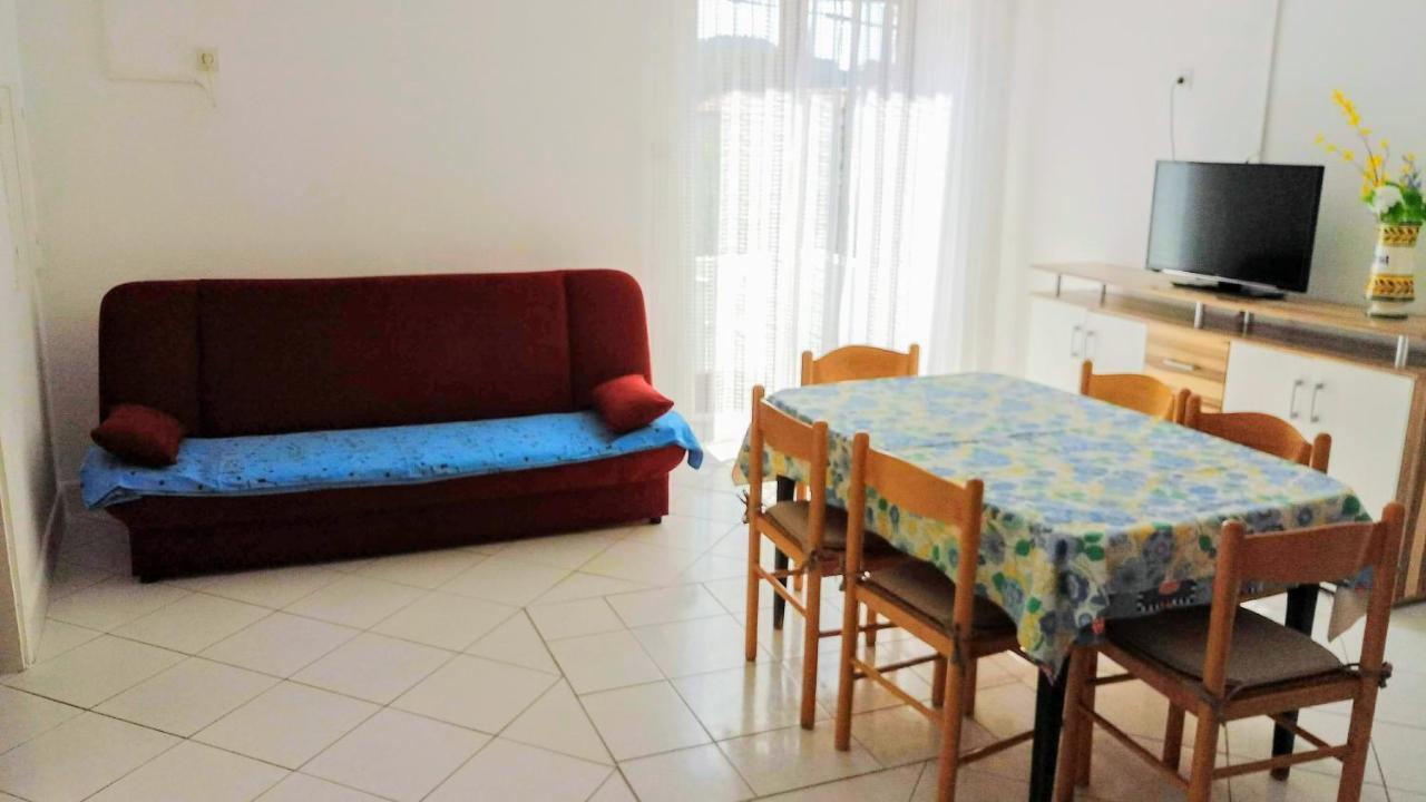 Apartments Tatjana Martinscica  Ngoại thất bức ảnh